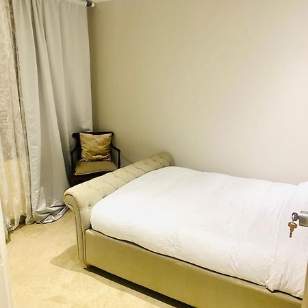 Large Self-Contained Cozy Studio Londen Buitenkant foto