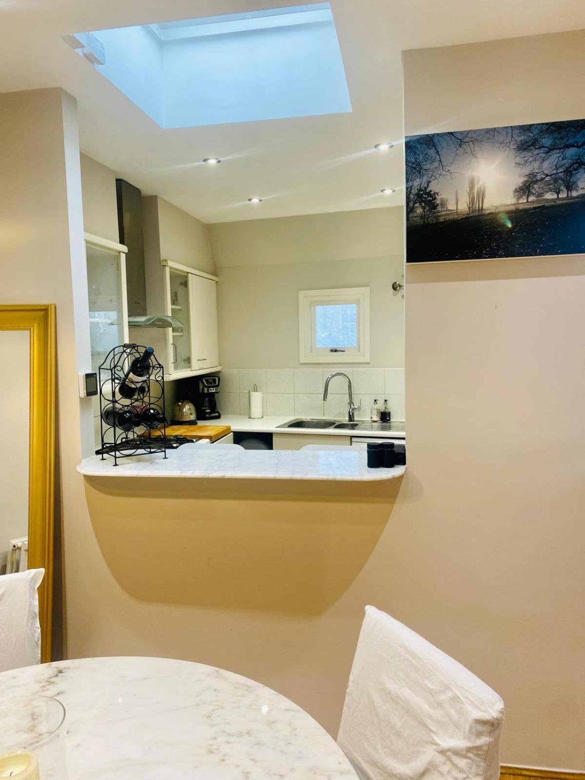 Large Self-Contained Cozy Studio Londen Buitenkant foto